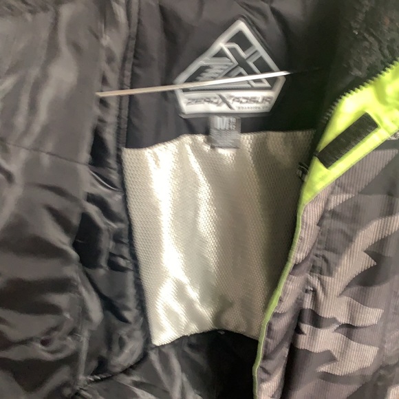 Boys winter jacket - Picture 2 of 3
